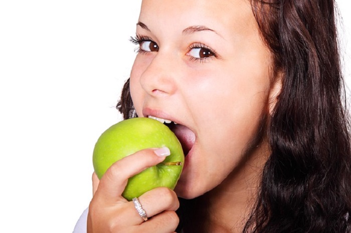 What can I eat after a dental cleaning?