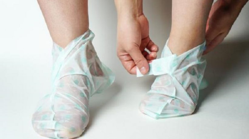 How to wear foot exfoliating socks?
