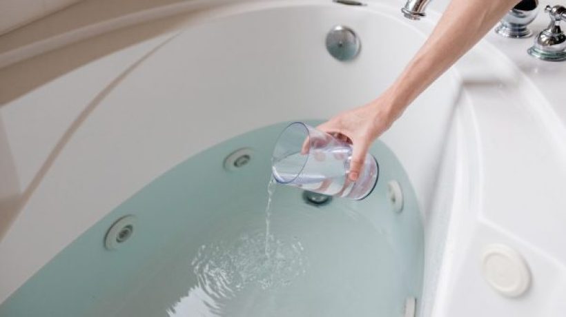 How To Clean A Jacuzzi Bathtub
