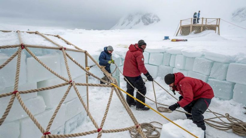 How Can Ropes Be Used to Create Temporary Shelters in Arctic Environments?