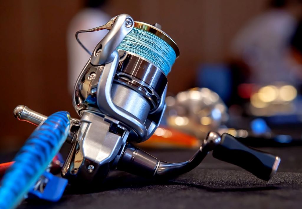 Monofilament vs braided vs fluorocarbon guide bass